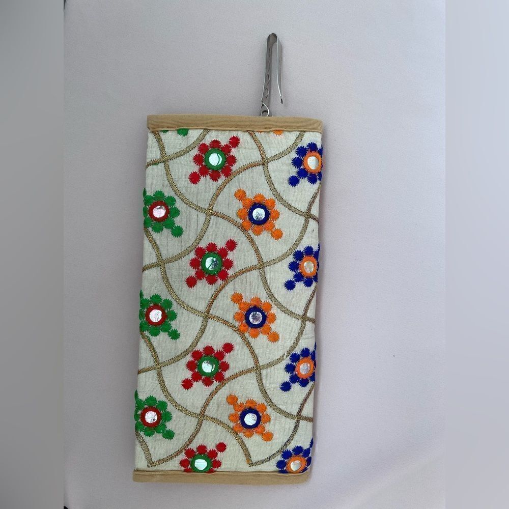 Woman’s fancy wallet - Picture 4 of 4